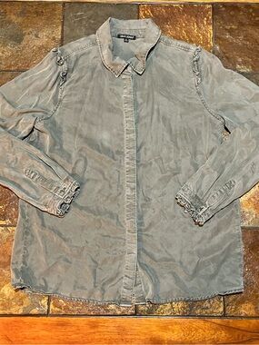 DEAR JOHN Women’s Washed Button-Up-Medium